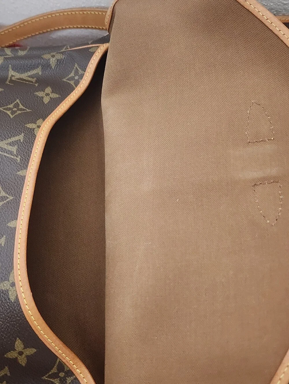 Louis Vuitton Authentic Vintage (34 Yrs.old) SAUMUR 30